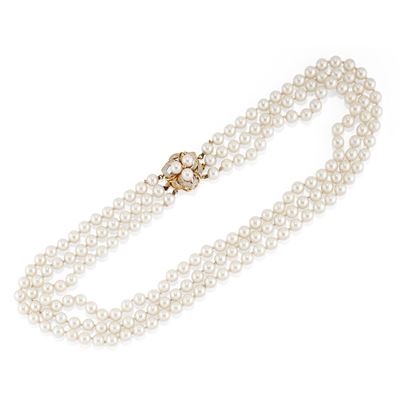 Collana di perle coltivate a tre fili in oro bicolore 14k con chiusura in diamanti
