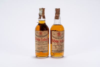 White Label, Whisky in bottiglia da 0,75l - 43% Vol. e 40% Vol.