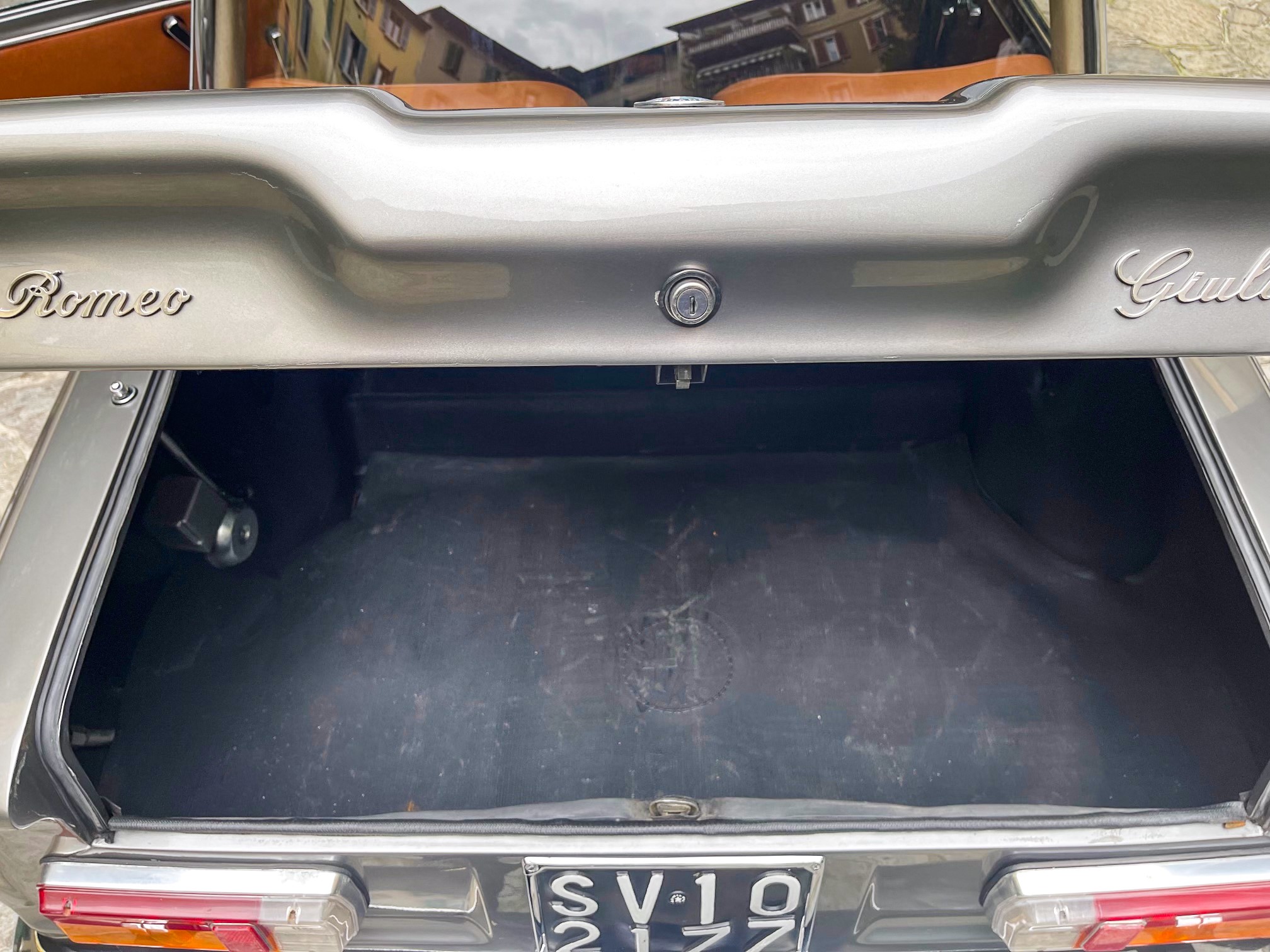 Giulia 1600 Biscione