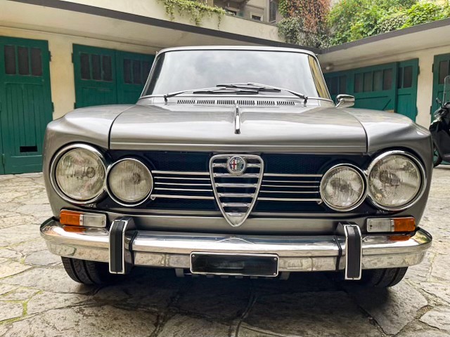 Giulia 1600 Biscione