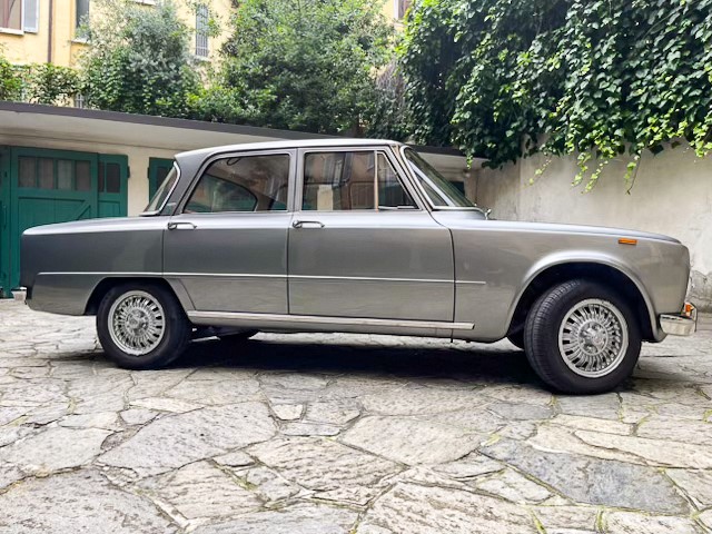 Giulia 1600 Biscione