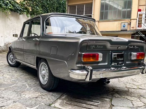 Giulia 1600 Biscione