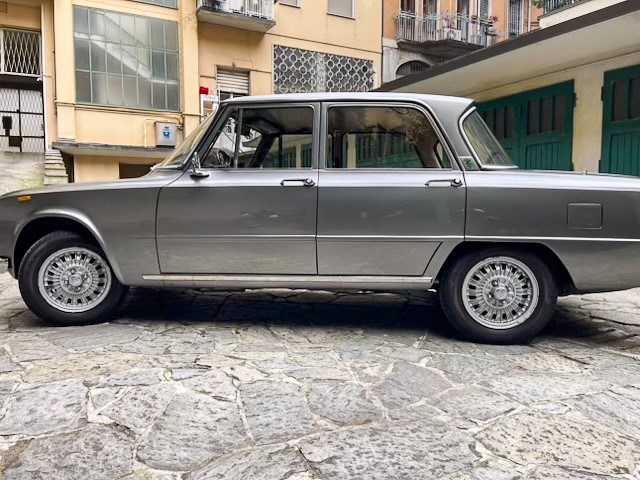 Giulia 1600 Biscione