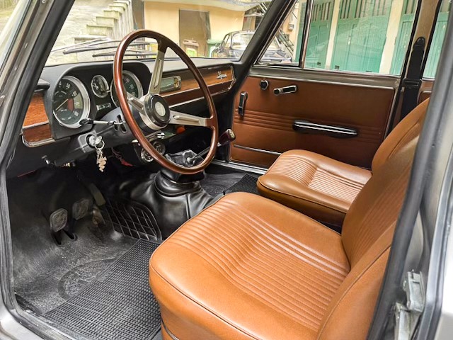 Giulia 1600 Biscione