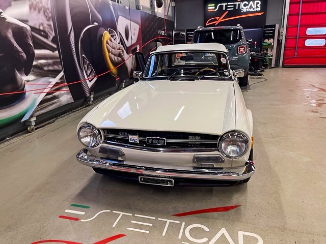 TR6 2.5 P.I.