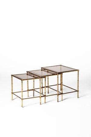 Tris di tavolini a nido