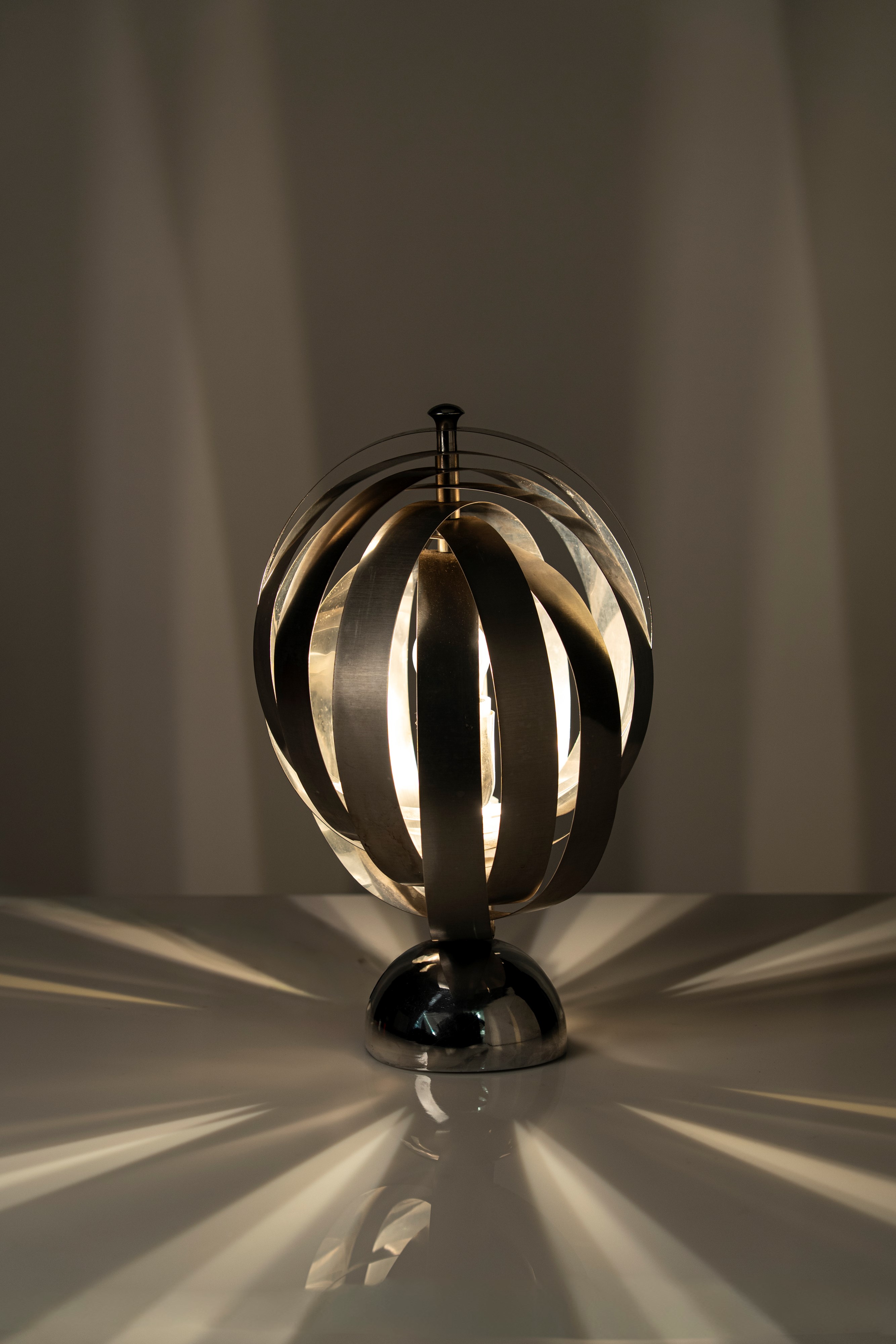 Lampada da tavolo modello 'Moon'