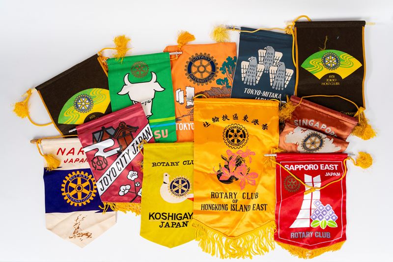 Serie di gagliardetti rotariani giapponesi