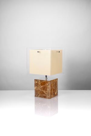 Table lamp