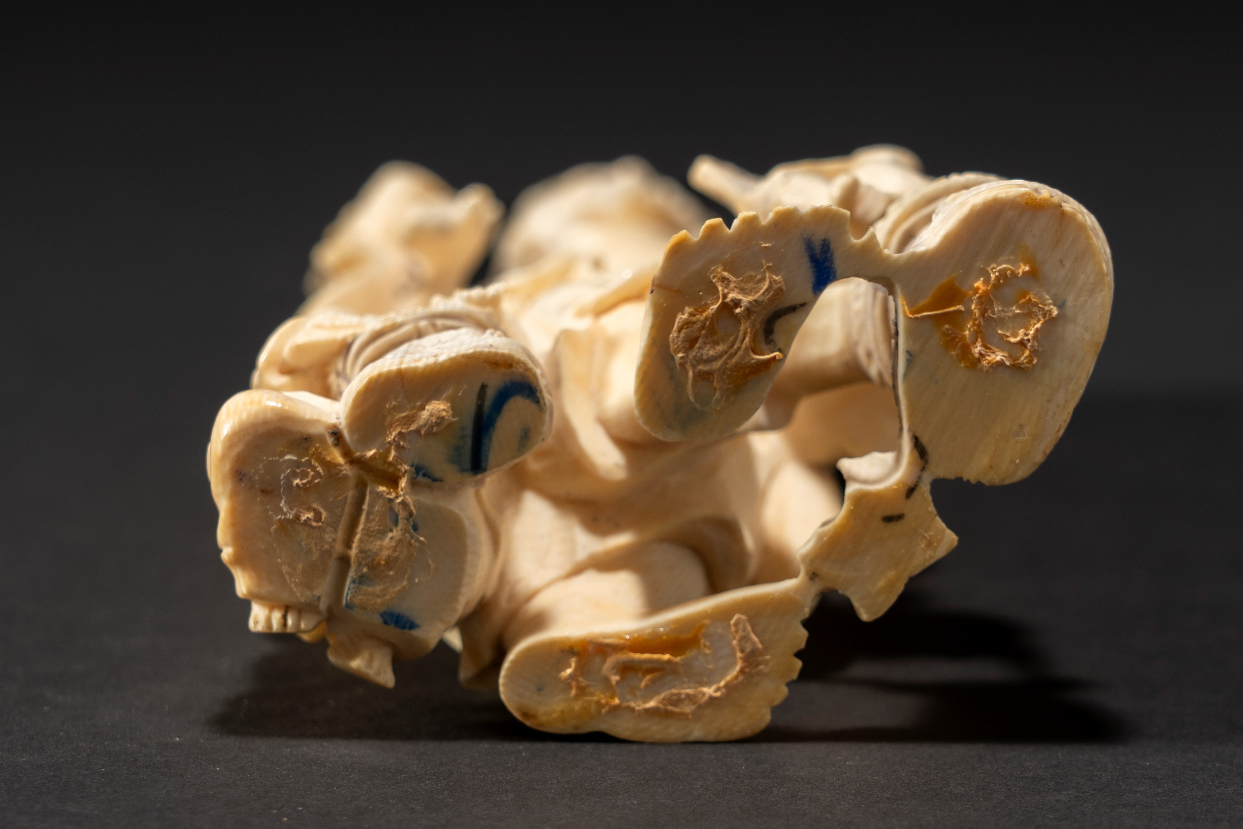 Quattro sculture in avorio, Cina, Tarda dinastia QIng / Periodo della Repubblica