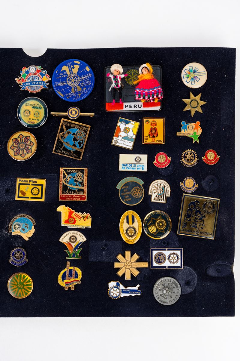 Gruppo di spille rotariane