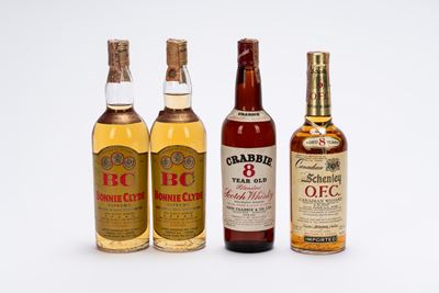 Selezione di Whisky: 2 bottiglie Bonnie & Clyde, 1 bottiglia Schenley O.F.C, 1 bottiglia Crabbie ...