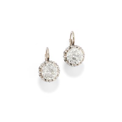Orecchini in oro bianco 18k con diamanti, chiusura a monachella