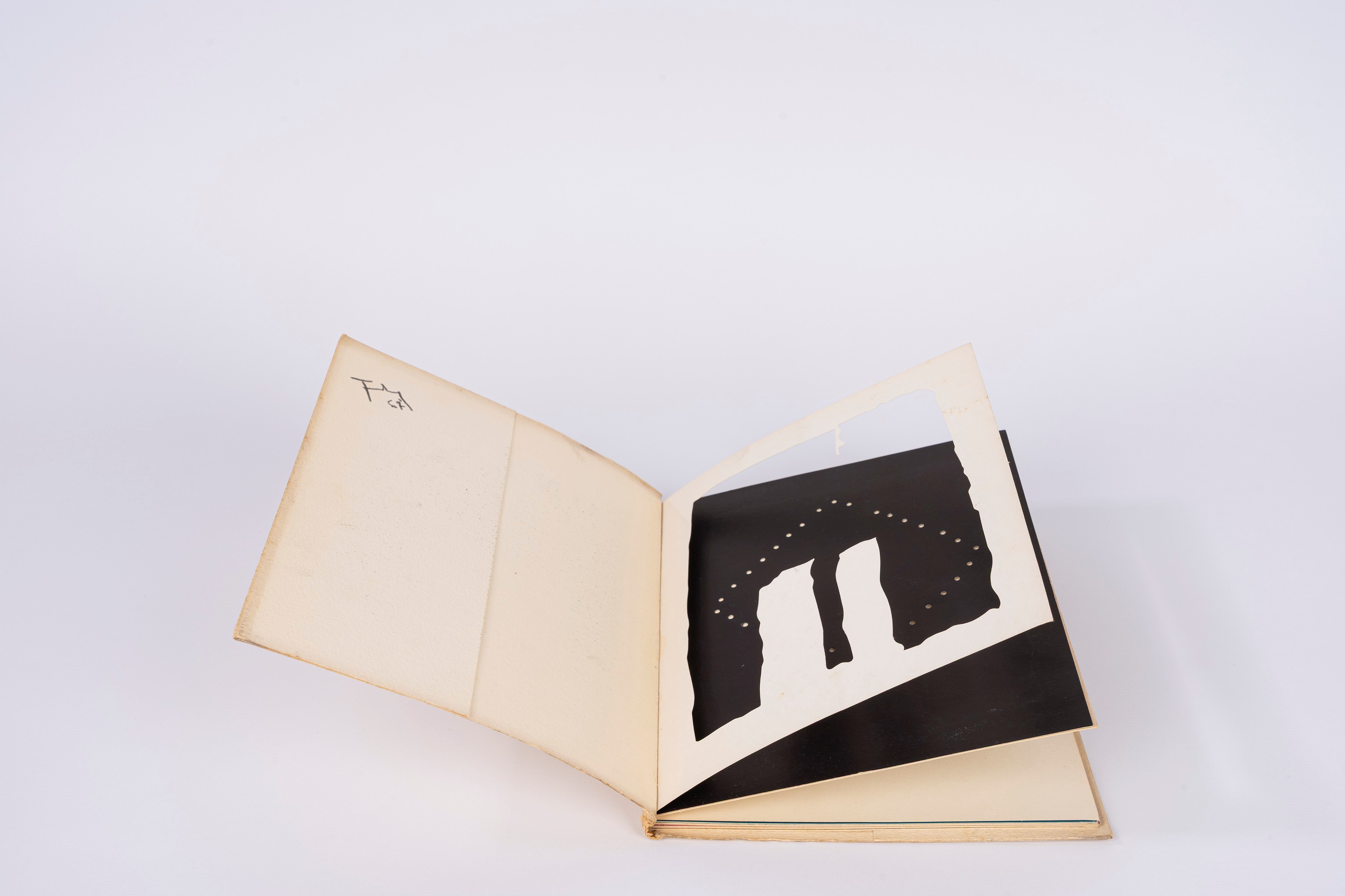 Lucio Fontana - Catalogo della mostra “alla Galleria Iolas” con quattro teatrini, 1967