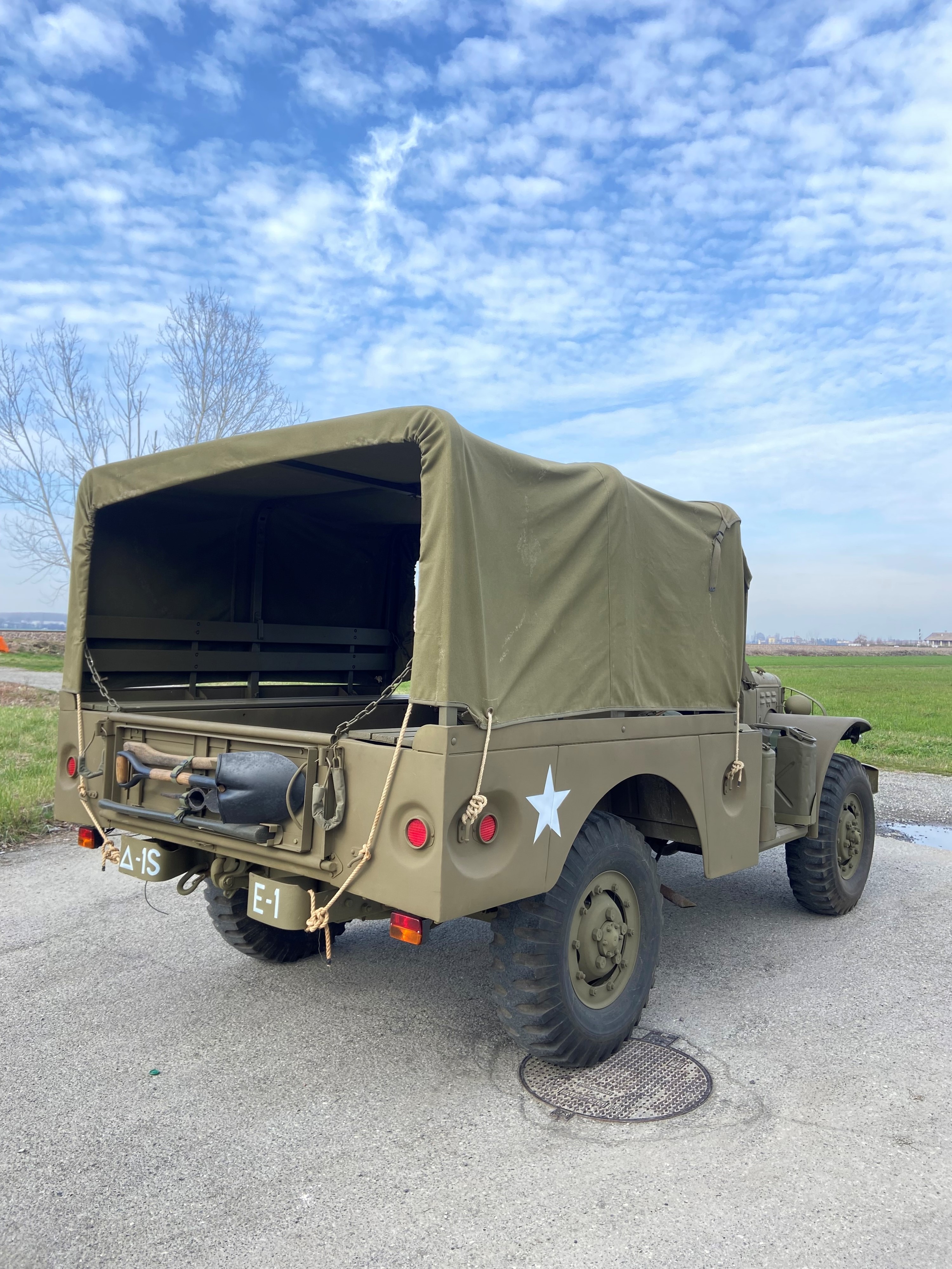 Weapon Carrier WC 52