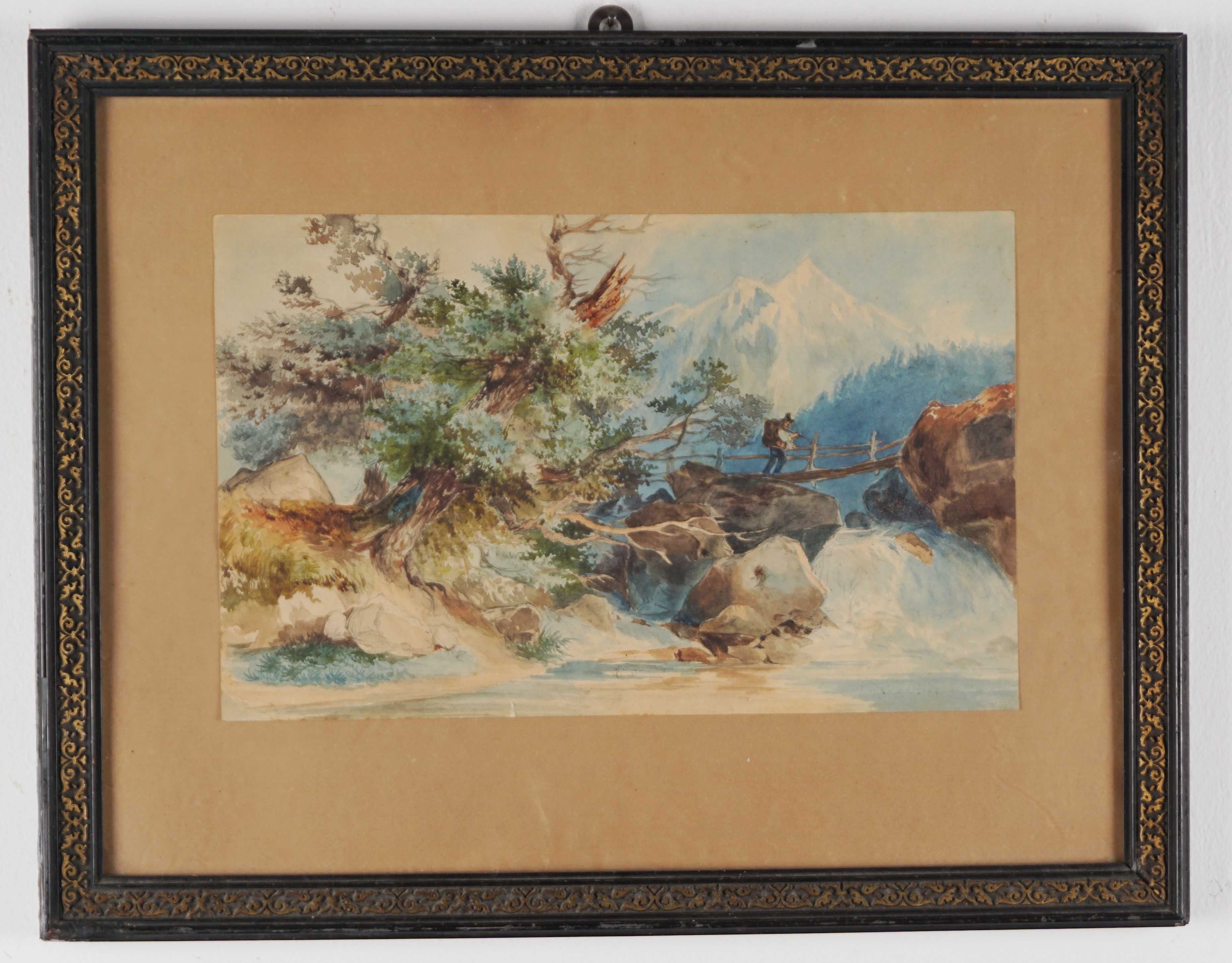 Paesaggio montano con torrente