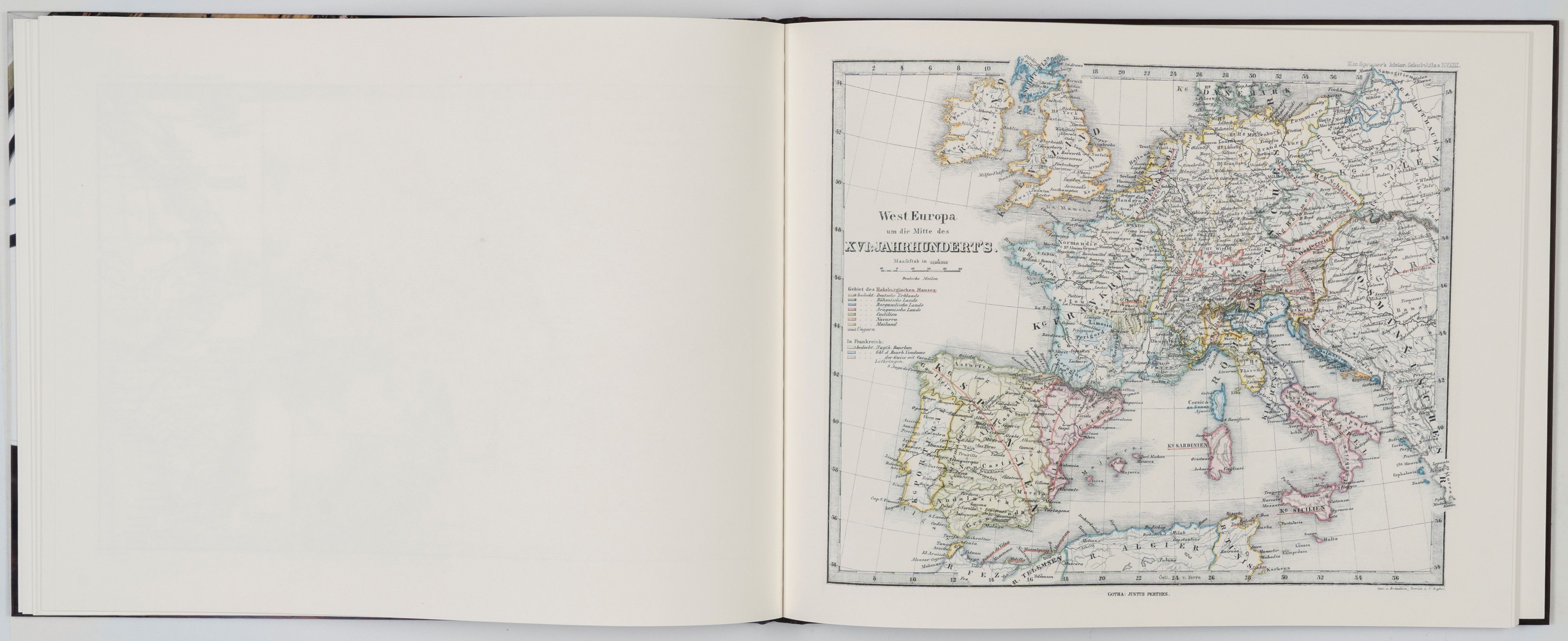Candida Höfer - Historisch-Geografischer Schul-Atlas, 2008, Due C-print e volume in cofanetto ori...