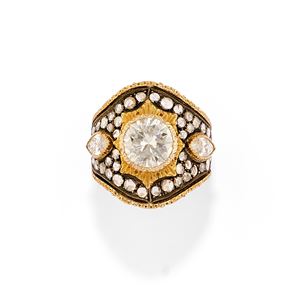 Anello con diamanti