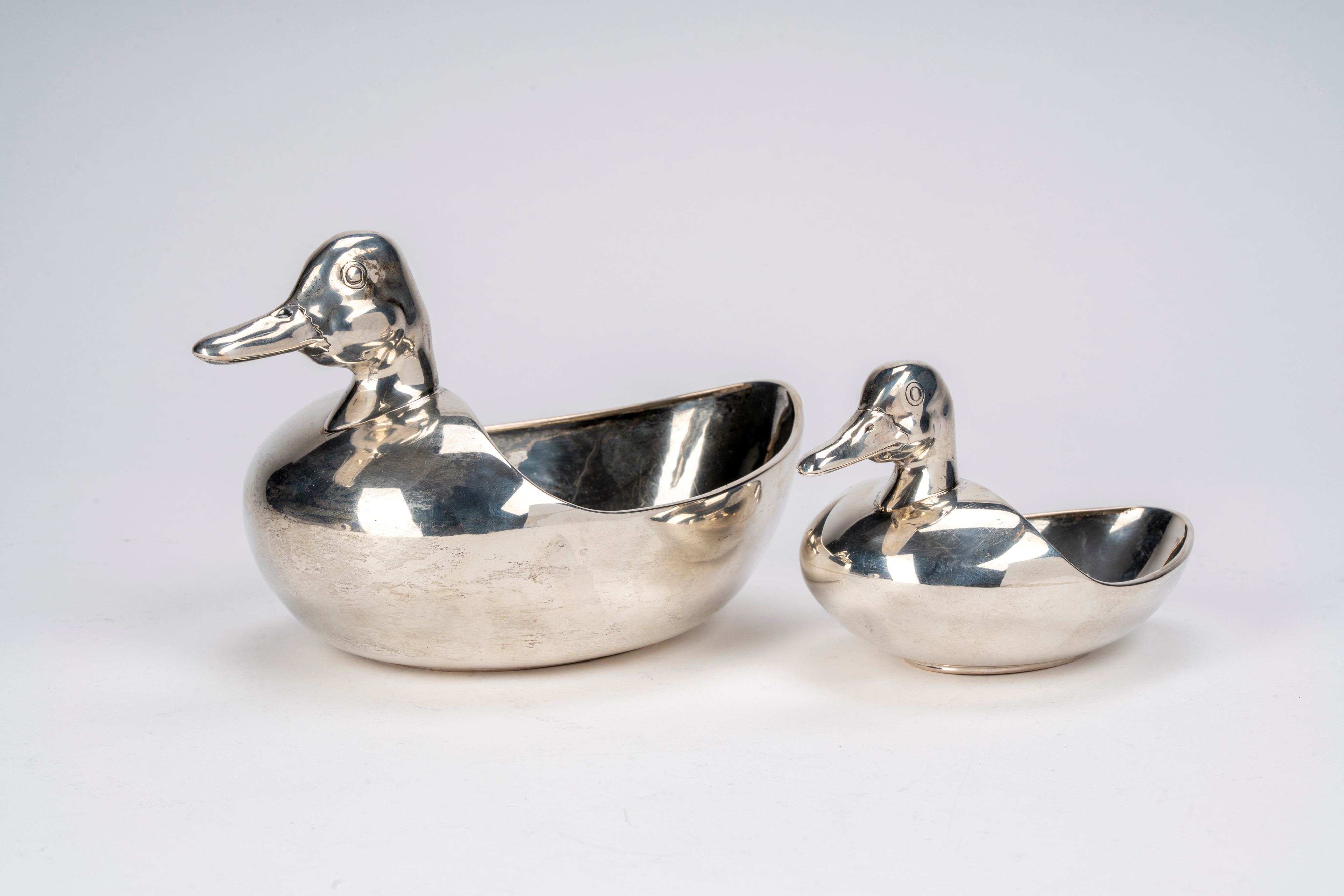 Coppia di contenitori in argento 925, Italia, seconda metà del XX secolo