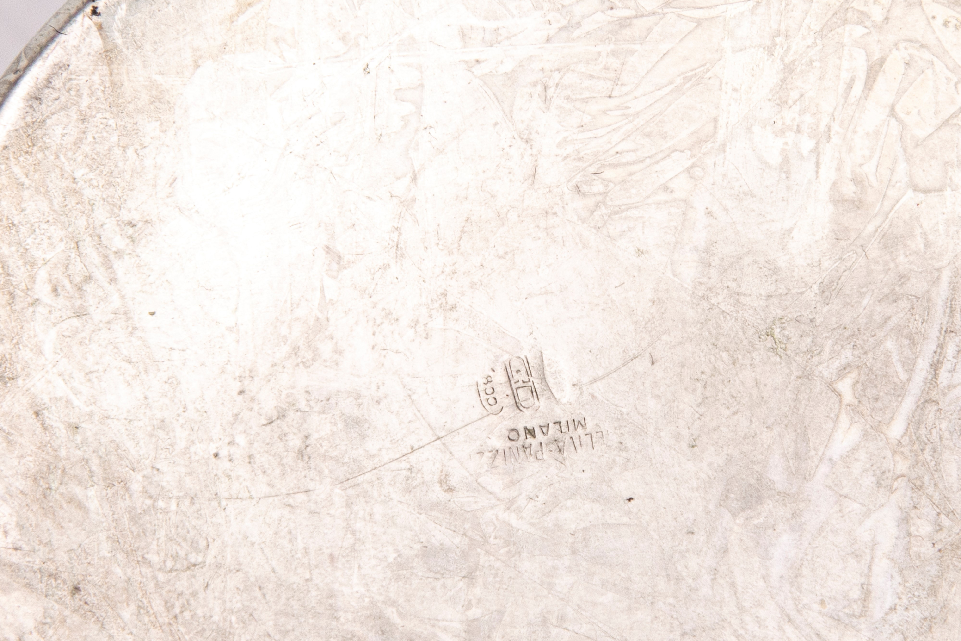 Gruppo di quattro lattiere