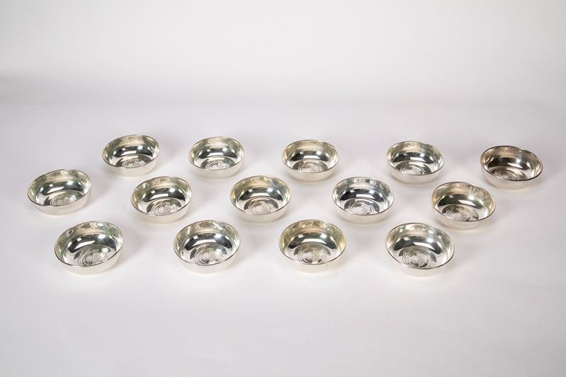 Set di quattordici coppette