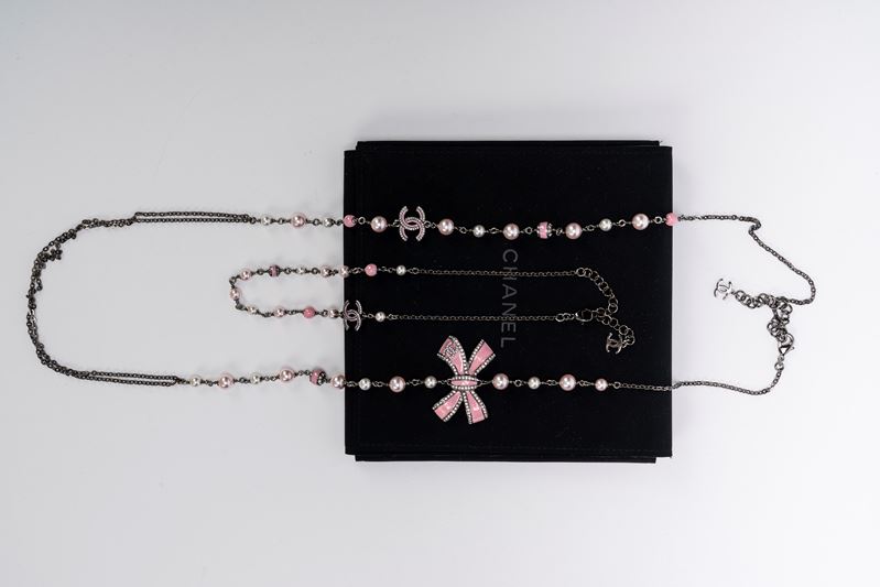 Lotto composto da due collane