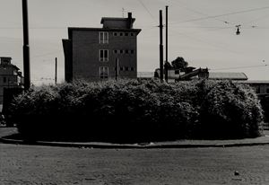 Milano, Ritratti di fabbriche. Piazza Cacciatori delle Alpi