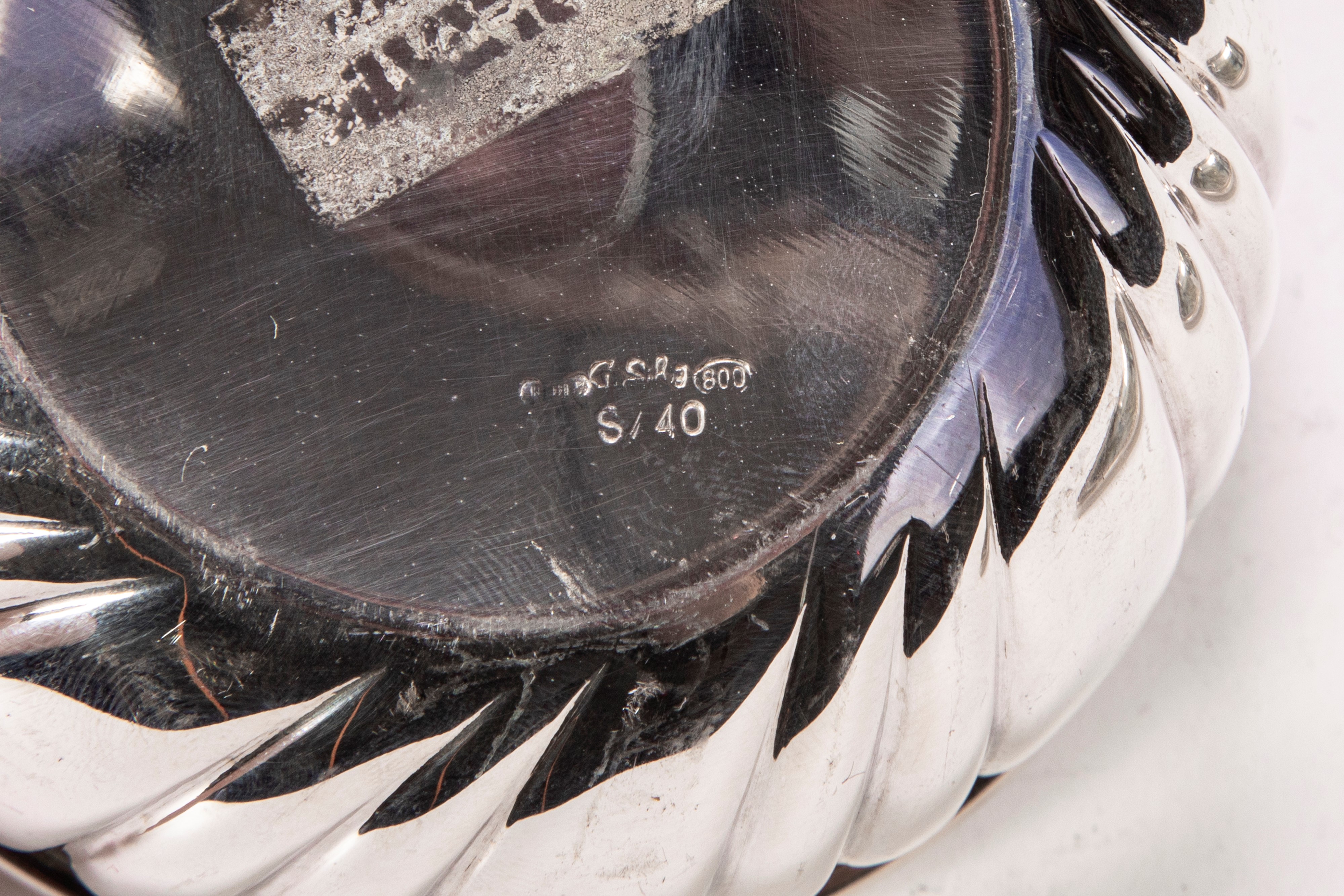 Lotto di nove oggetti