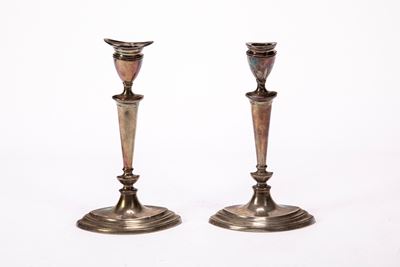 Sheffield, 1925-26, Coppia di candelieri in argento