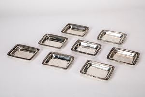 Gruppo di otto piattini