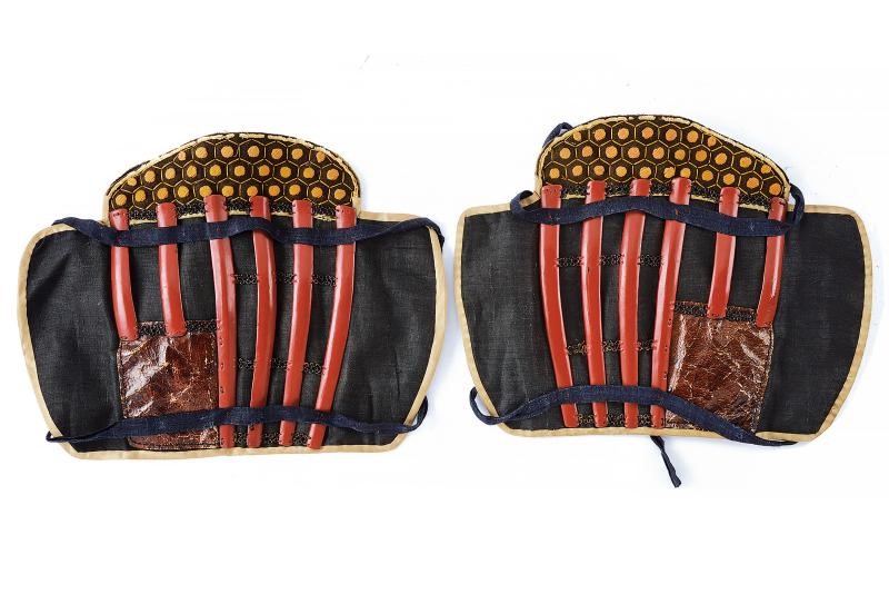 Imponente tosei-gusoku (armatura da samurai) in lacca rossa