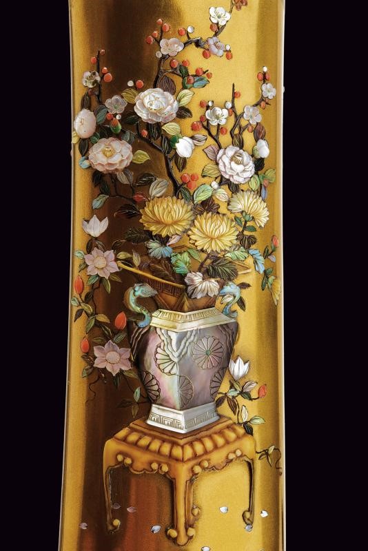 Magnifico Koshirae per Tanto in lacca dorata con decorazione Shibayama