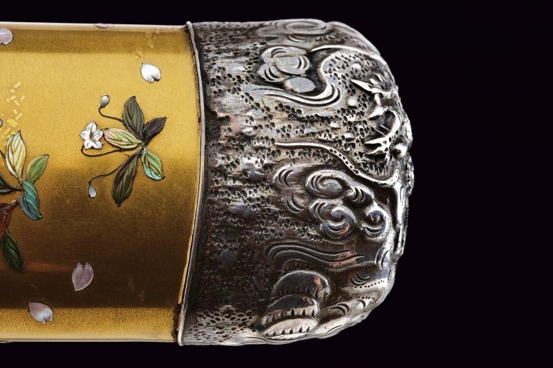 Magnifico Koshirae per Tanto in lacca dorata con decorazione Shibayama