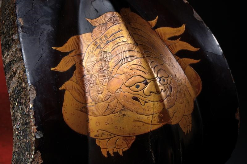 Paio di Abumi (staffe) con decoro A-un-shishi