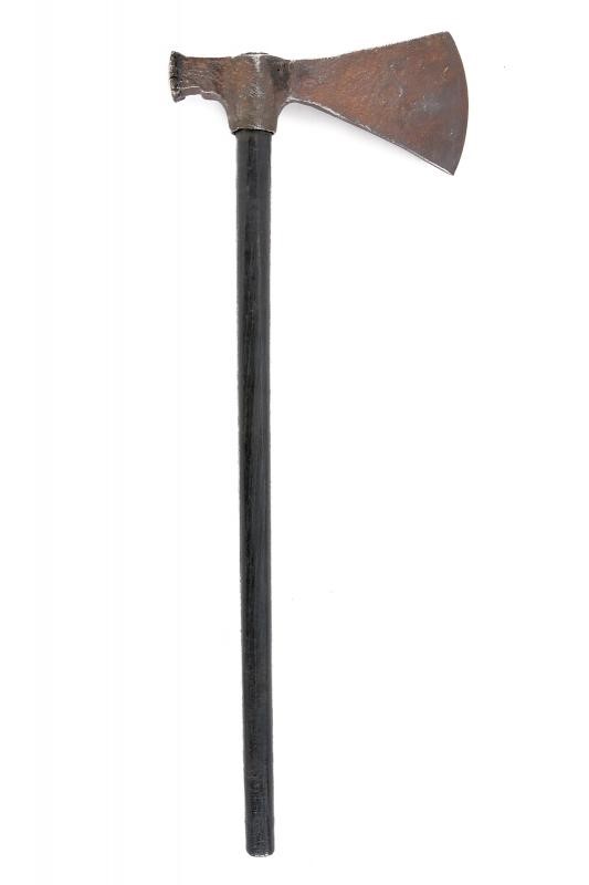 Ascia da zappatore, ferro e legno, Austria, lunghezza 94 cm