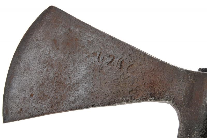 Ascia da zappatore, ferro e legno, Austria, lunghezza 94 cm