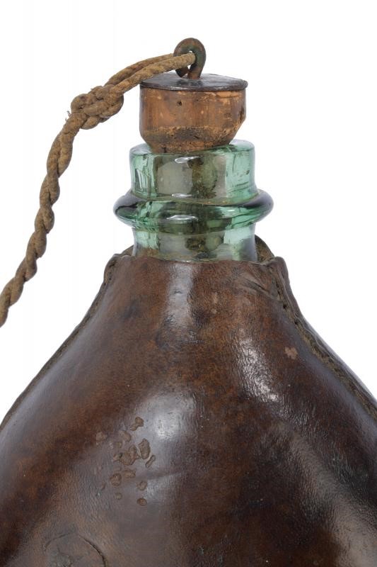 Borraccia militare mod. 1865, vetro rivestito in cuoio