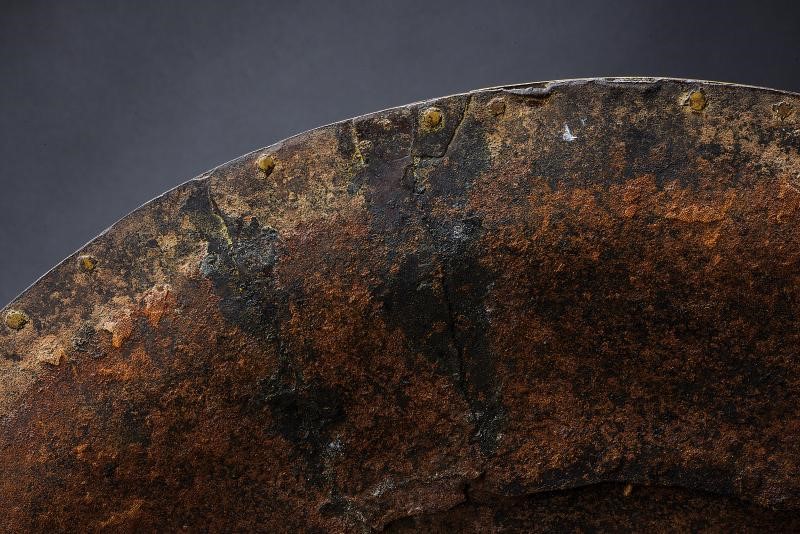 Indopersia, Sipar decorato con effigie del sole, ferro