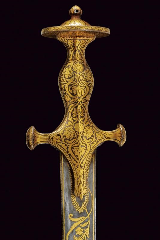 Tulvar indiano con decorazioni oro e fodero in seta, lunghezza 89 cm