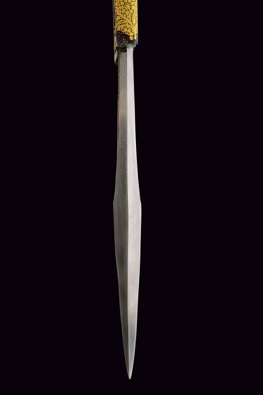Katar indiano, lama damascata con impugnatura in ferro decorata, lunghezza 39 cm