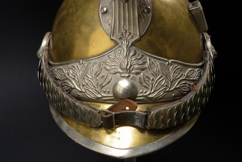 Elmo Mod. 1912 della gendarmeria a cavallo, Francia, altezza 26 cm
