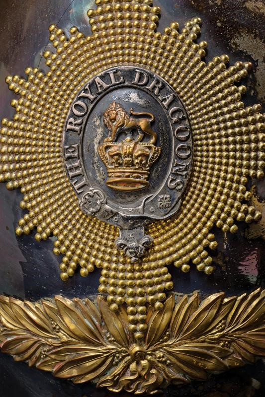 Elmo del primo reggimento 'Royal Dragoons', Inghilterra, altezza 39 cm