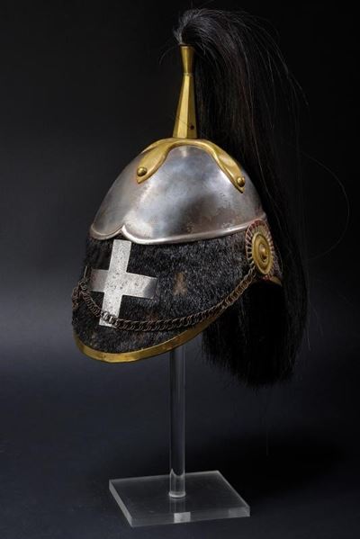 Raro elmo della Guardia Civica di Milano, ferro e cuoio, altezza 27 cm