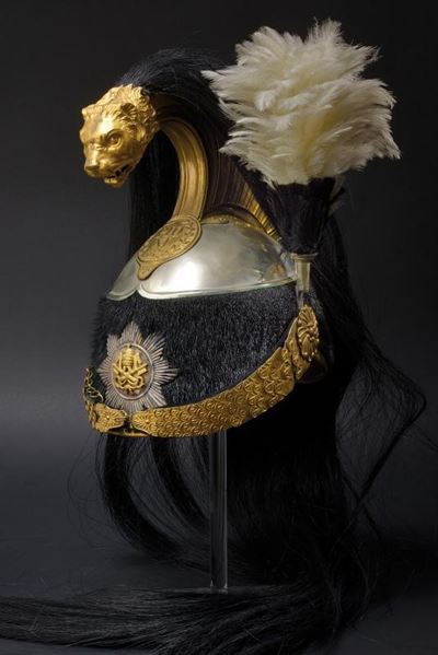 Elmo della Guardia Nobile, epoca Pio XI, metallo argentato e ottone