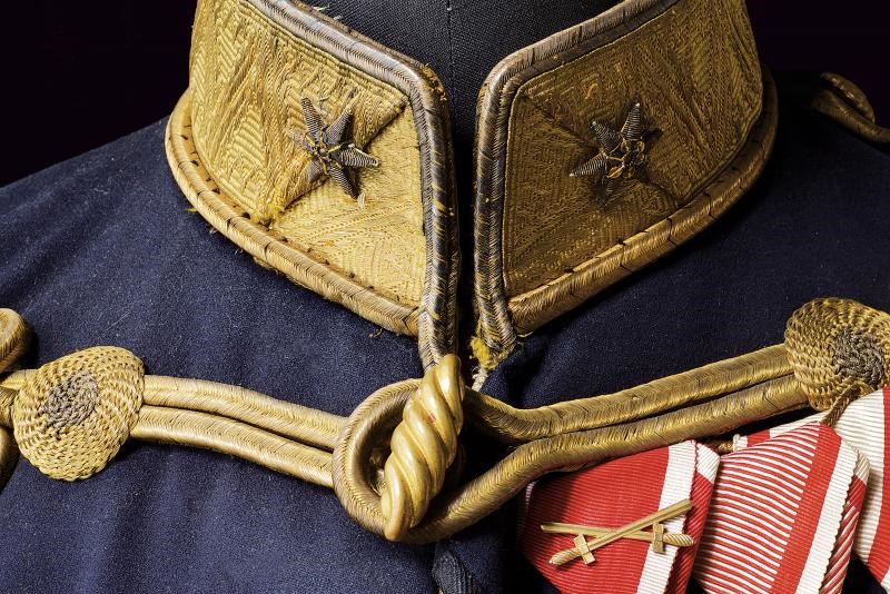 Uniforme di Attila, maggiore degli Ussari, con decorazioni e medaglie, Austria