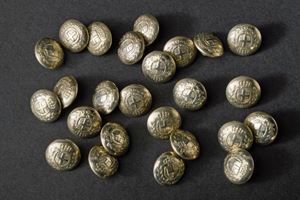 Lotto di venticinque piccoli bottoni di casa Savoia