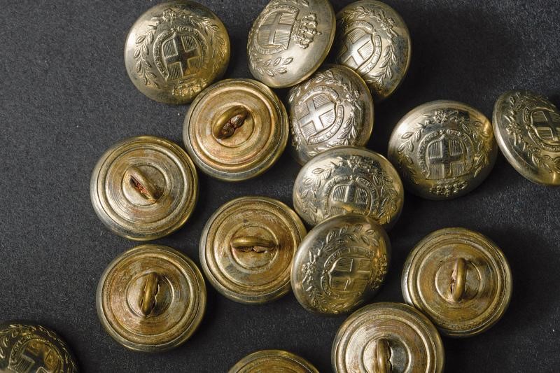 Regno d'Italia, Lotto di venticinque bottoni in lamina d'argento con stemma sabaudo