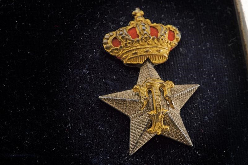 Stellette da aiutante di campo, Regno d'Italia, argento con monogramma 'T'