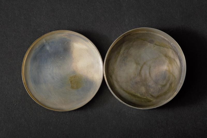 Bomboniera in argento commemorativa del matrimonio tra Maria Adelaide di Savoia-Genova e il princ...