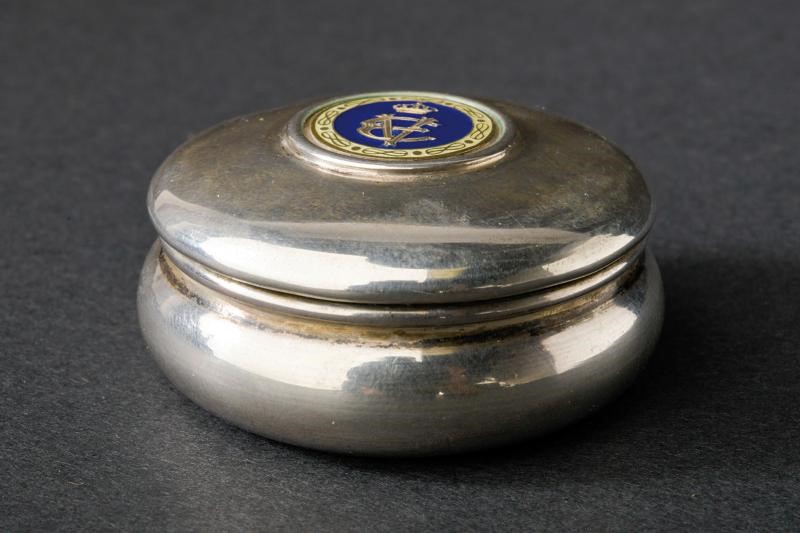 Scatola d'argento, Torino, con monogramma reale 'VE' e bordo decorato